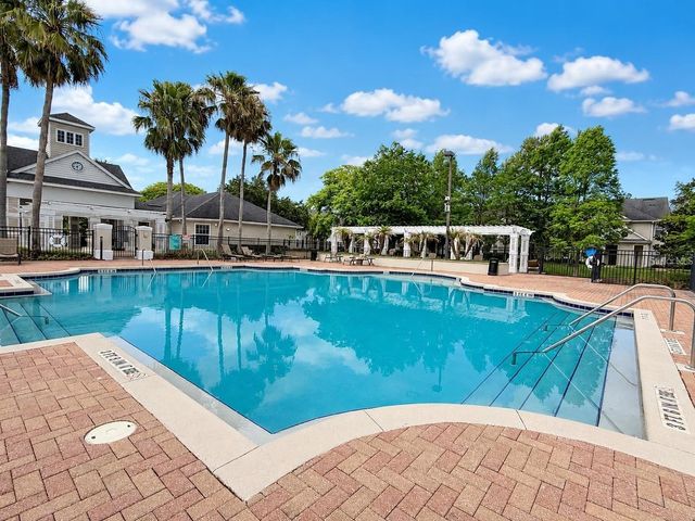 143 SOUTHERN PECAN CIRCLE 207, Winter Garden, FL 34787