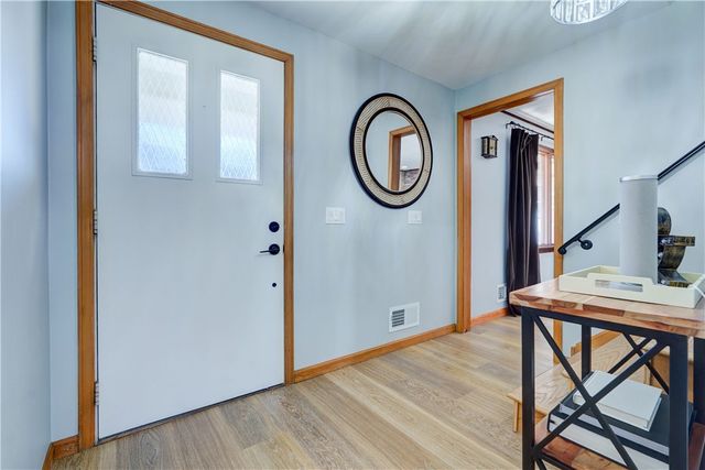 120 Lantern Lane, Brighton, NY 14623