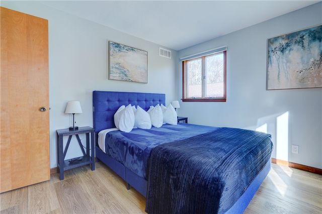 120 Lantern Lane, Brighton, NY 14623