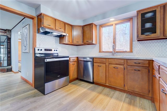 120 Lantern Lane, Brighton, NY 14623