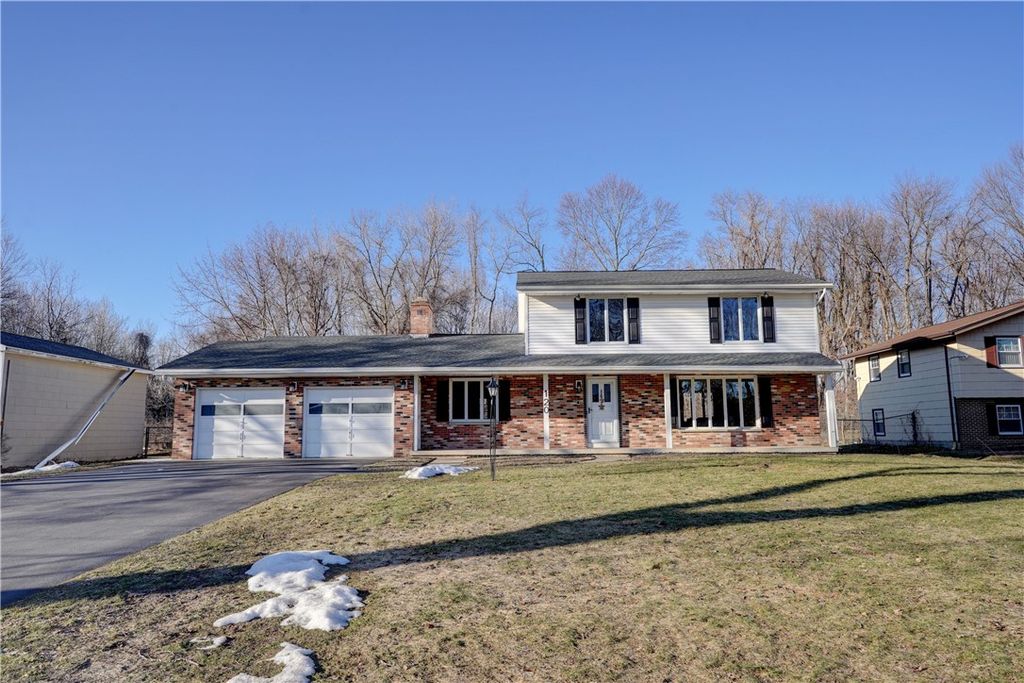 120 Lantern Lane, Brighton, NY 14623