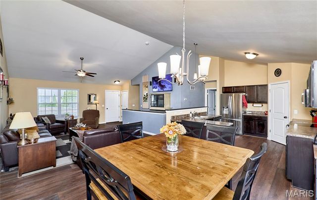 548 Long Train Drive, Troy, MO 63379