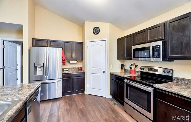 548 Long Train Drive, Troy, MO 63379
