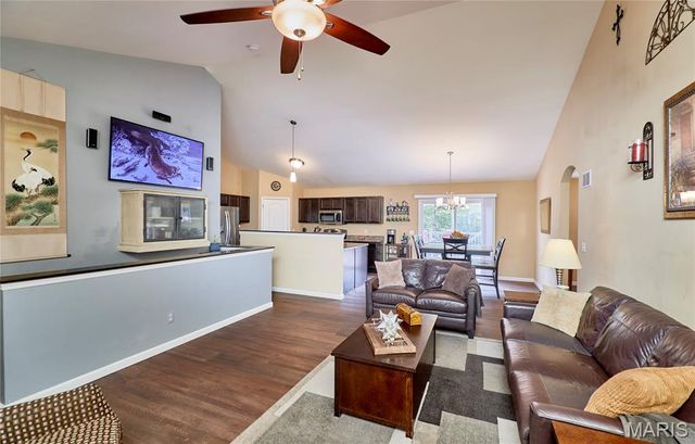 548 Long Train Drive, Troy, MO 63379