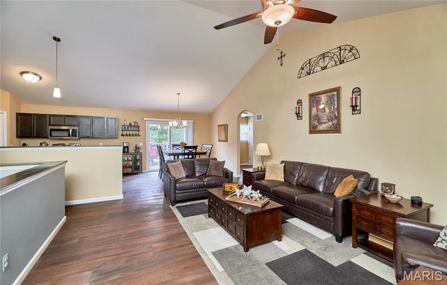 548 Long Train Drive, Troy, MO 63379