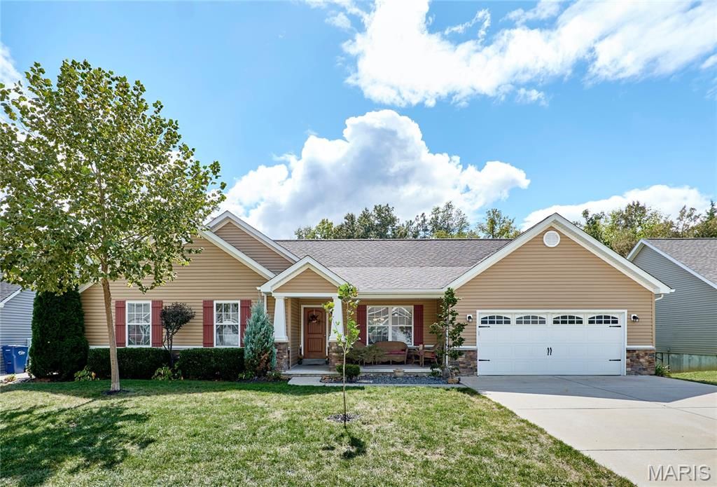548 Long Train Drive, Troy, MO 63379