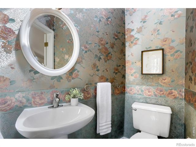 122 Longs Peak Drive, Lyons, CO 80540