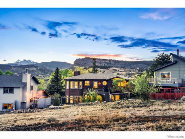 122 Longs Peak Drive, Lyons, CO 80540