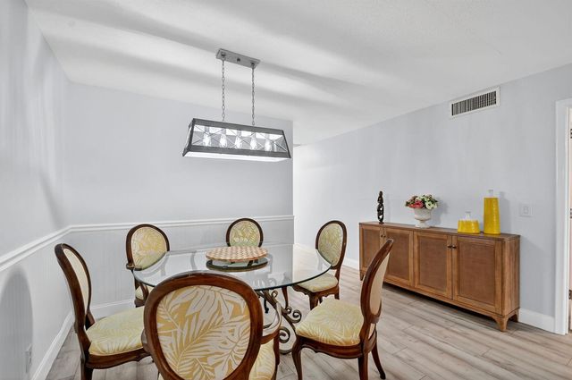 2411 Papaya Drive 103, Delray Beach, FL 33445