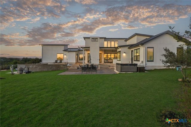 1347 Bordeaux Lane, New Braunfels, TX 78132