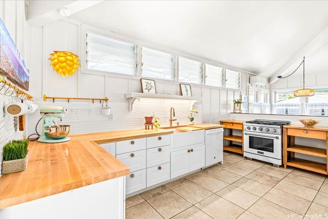 465 Kawailoa Road C, Kailua, HI 96734