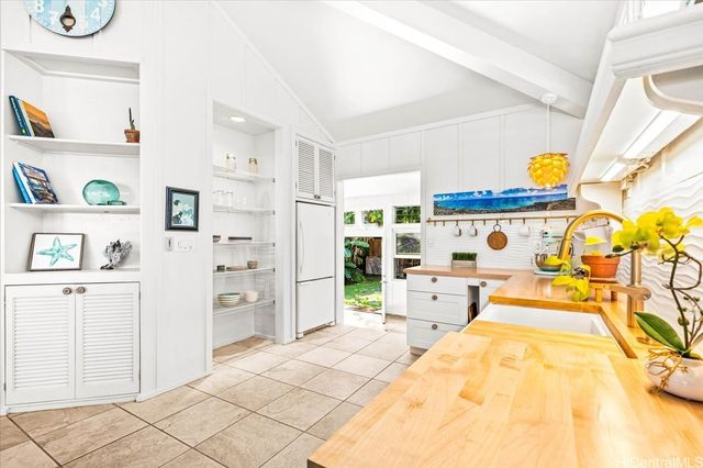 465 Kawailoa Road C, Kailua, HI 96734