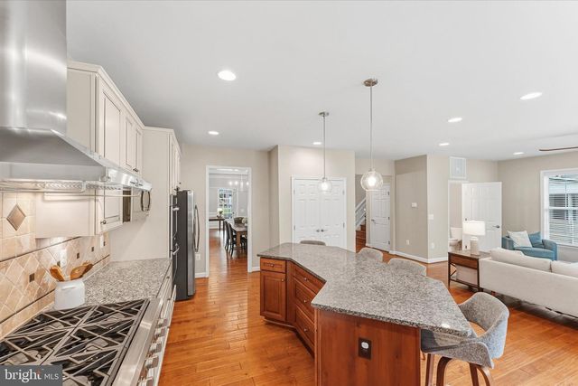5918 14TH ST N, Arlington, VA 22205