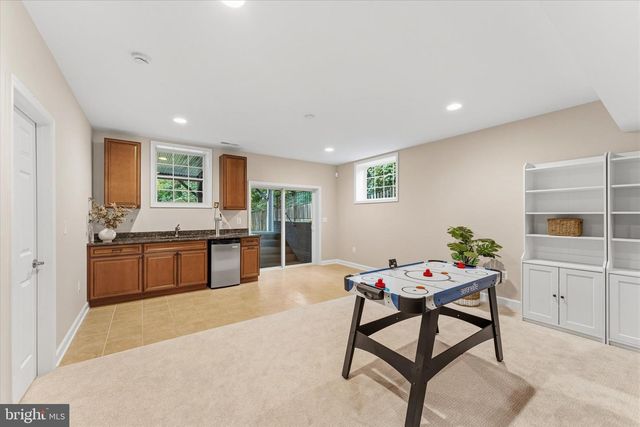 5918 14TH ST N, Arlington, VA 22205