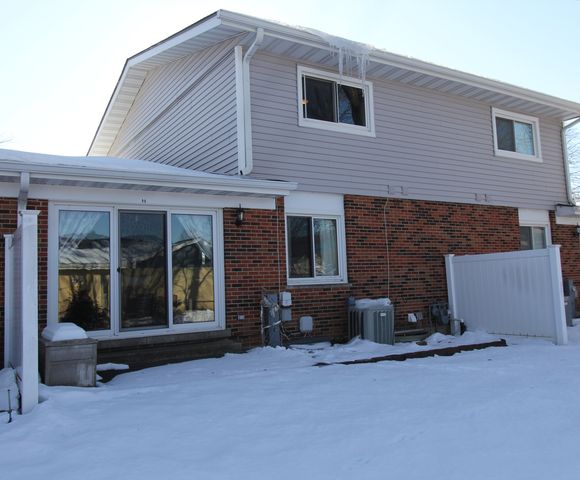 98 Wiltshire Court, Schaumburg, IL 60193