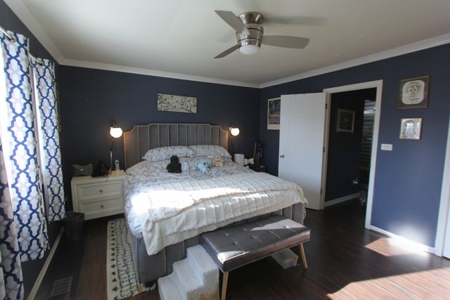 98 Wiltshire Court, Schaumburg, IL 60193