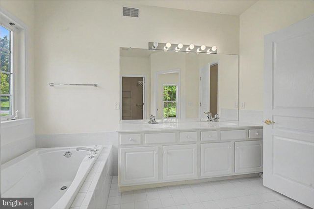105 DYLAN CIR, Avondale, PA 19311