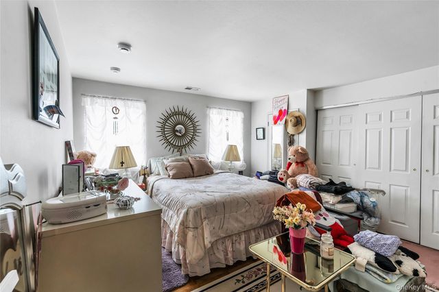 280 Artist Lake Drive, Middle Island, NY 11953