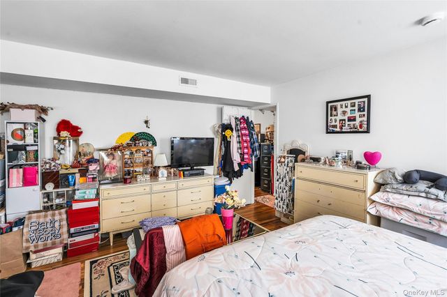 280 Artist Lake Drive, Middle Island, NY 11953