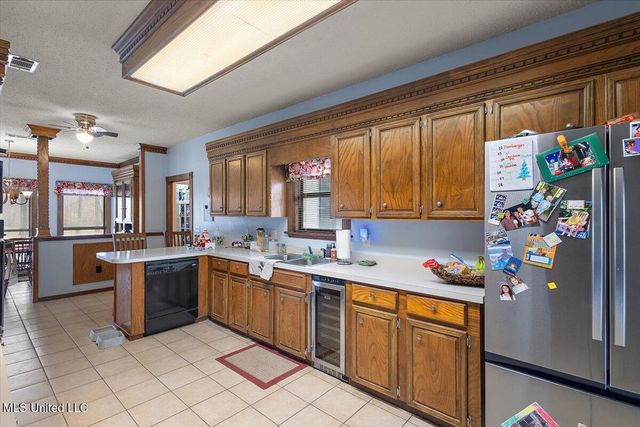 561 N Springlake Circle, Terry, MS 39170