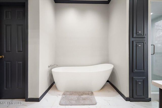 561 N Springlake Circle, Terry, MS 39170