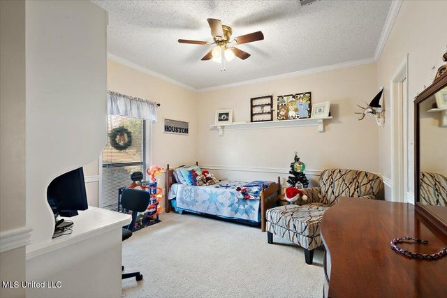 561 N Springlake Circle, Terry, MS 39170