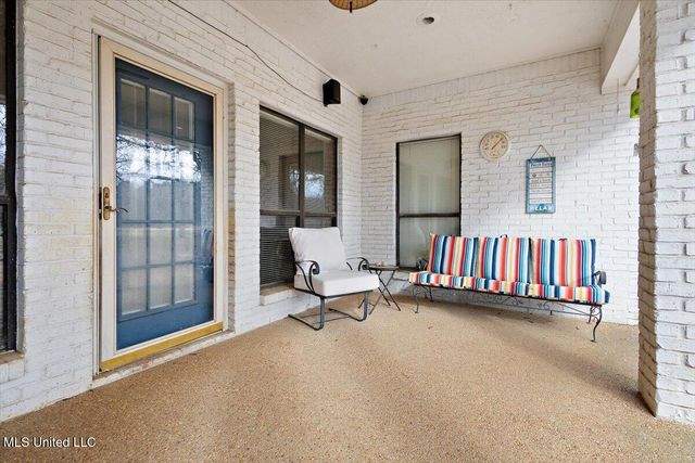 561 N Springlake Circle, Terry, MS 39170