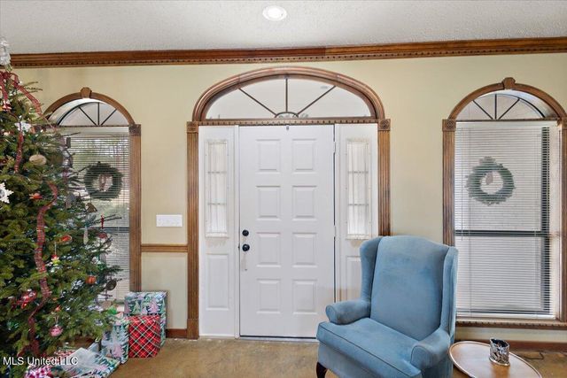 561 N Springlake Circle, Terry, MS 39170