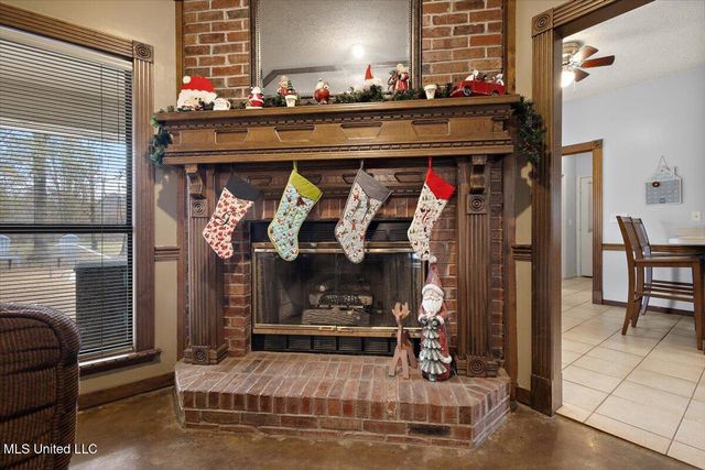 561 N Springlake Circle, Terry, MS 39170