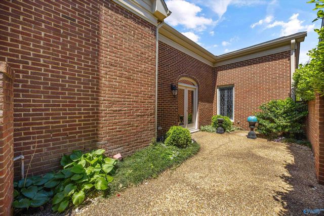 14 Bradbury Place, Huntsville, AL 35801