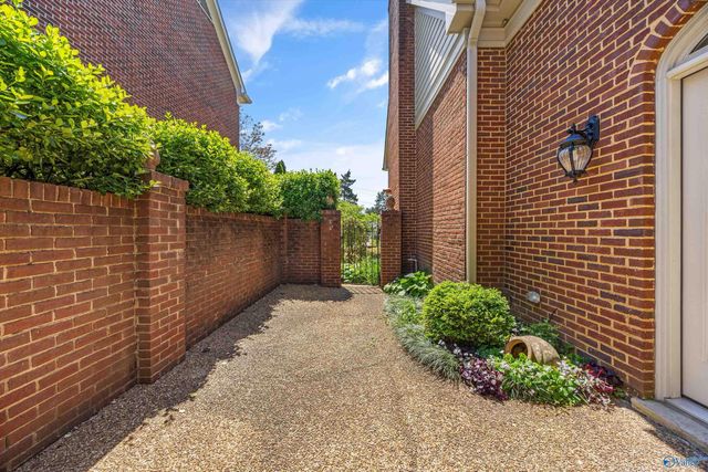 14 Bradbury Place, Huntsville, AL 35801