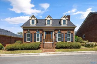 14 Bradbury Place, Huntsville, AL 35801