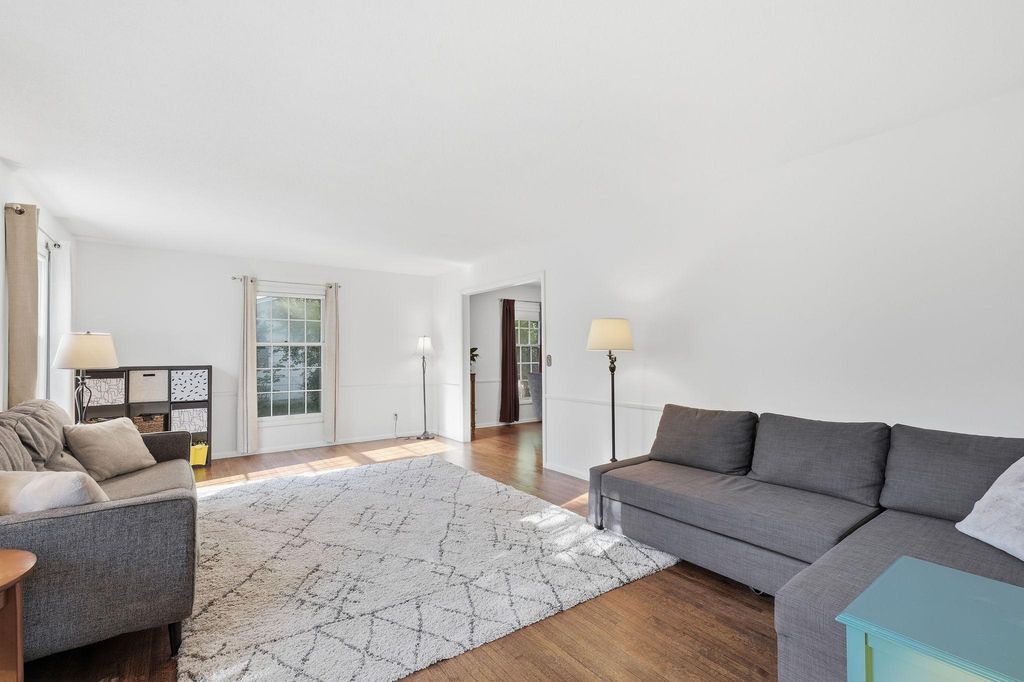 9672 Washburn Avenue S, Bloomington, MN 55431 — photo 2