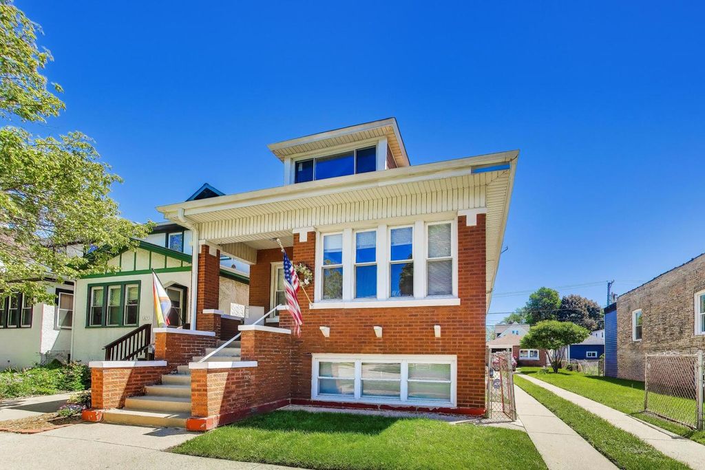 Image 2 of property listing at 1331 Wesley Avenue, Berwyn, IL 60402