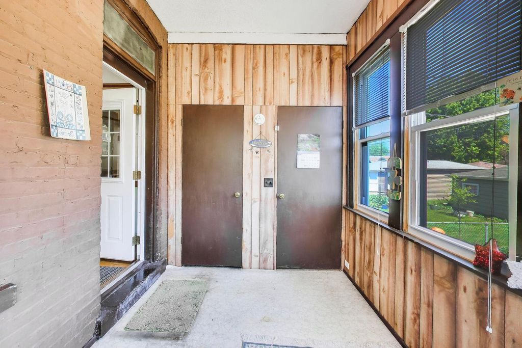Image 15 of property listing at 1331 Wesley Avenue, Berwyn, IL 60402