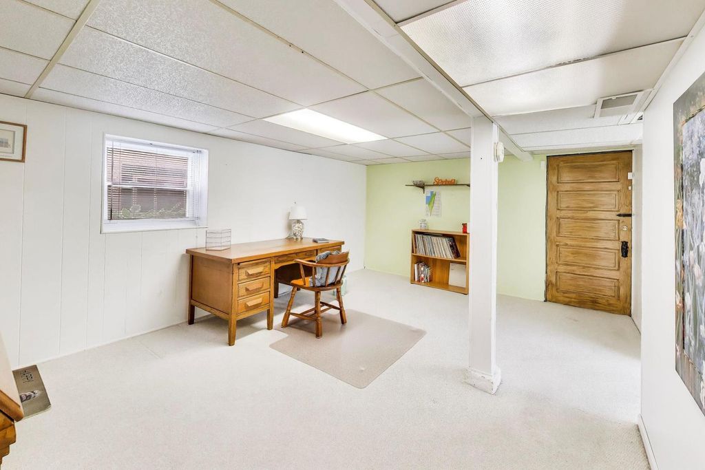 Image 22 of property listing at 1331 Wesley Avenue, Berwyn, IL 60402