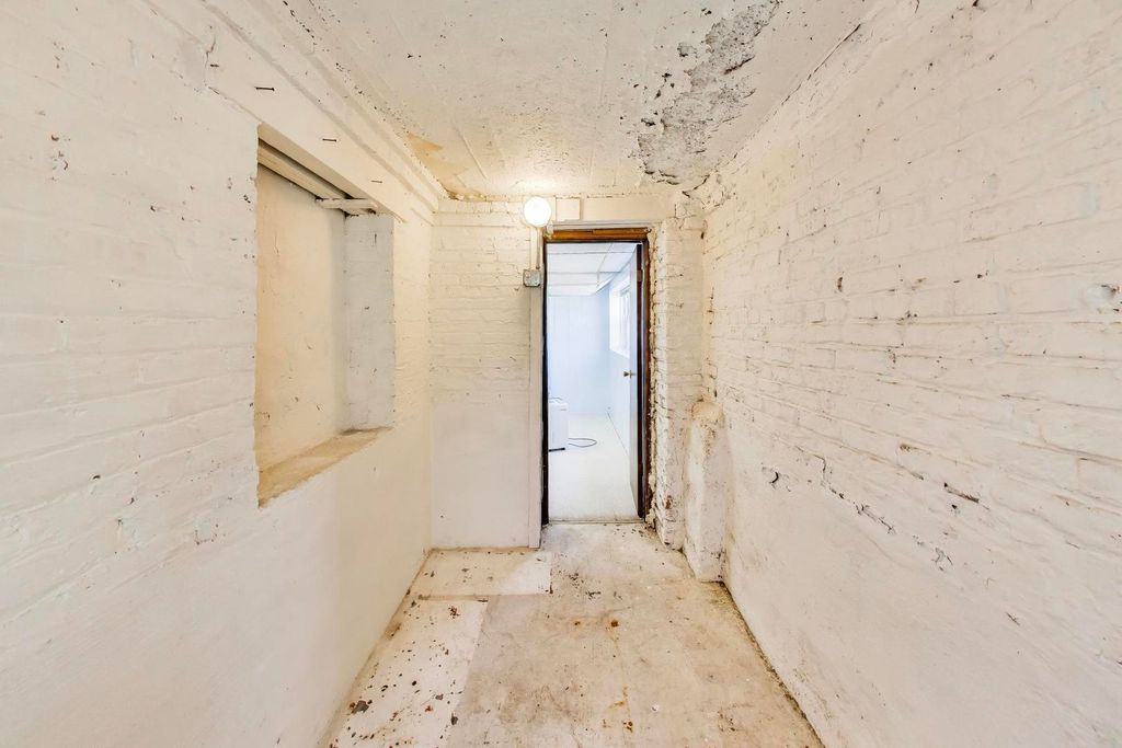 Image 30 of property listing at 1331 Wesley Avenue, Berwyn, IL 60402