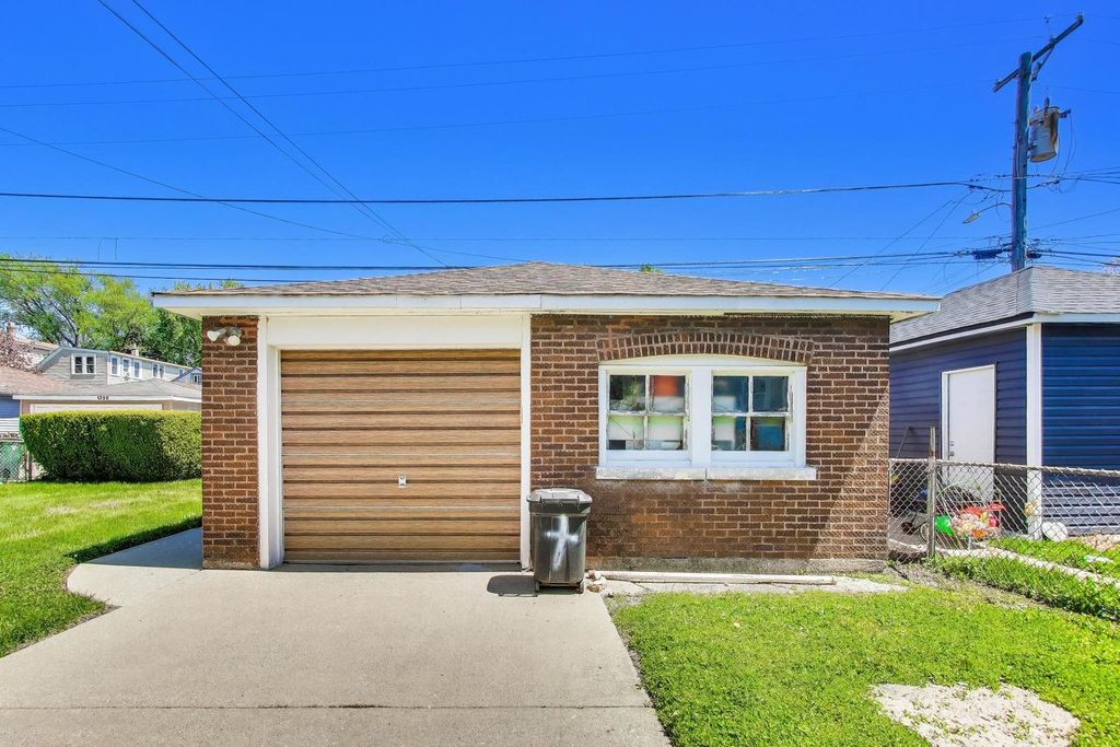 Image 38 of property listing at 1331 Wesley Avenue, Berwyn, IL 60402