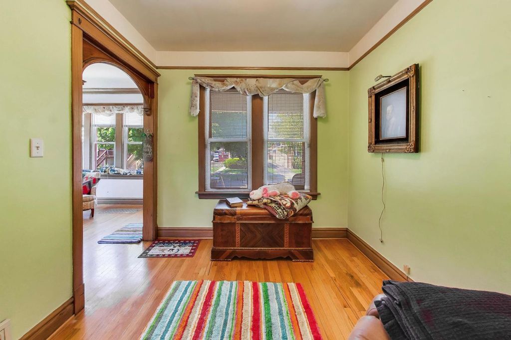 Image 9 of property listing at 1331 Wesley Avenue, Berwyn, IL 60402