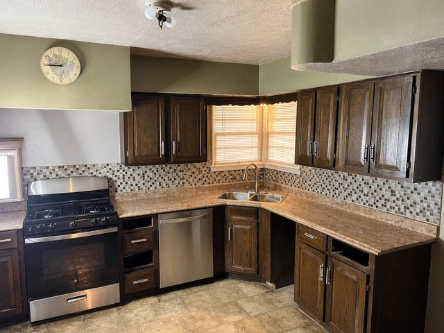 403 N Tennant Street, Dallas, TX 75208