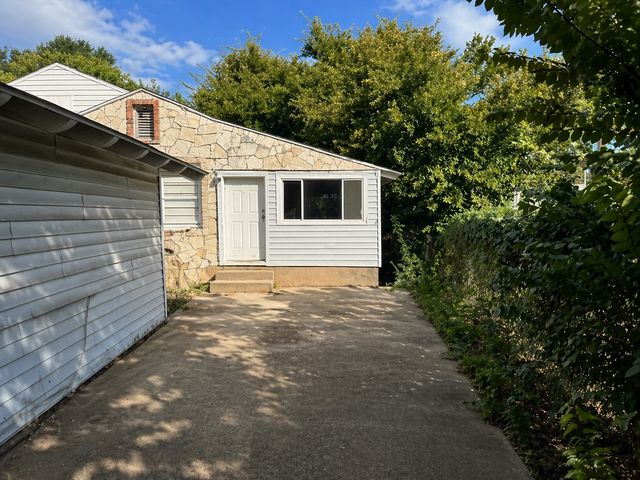 403 N Tennant Street, Dallas, TX 75208