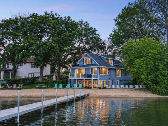 319 Lake Street S, Forest Lake, MN 55025