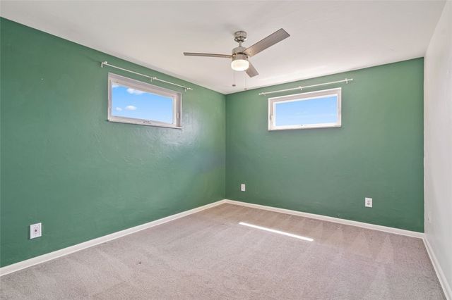 845 Kerry Hill Dr, Castle Shannon, PA 15234