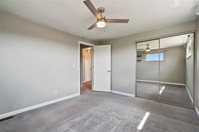 845 Kerry Hill Dr, Castle Shannon, PA 15234