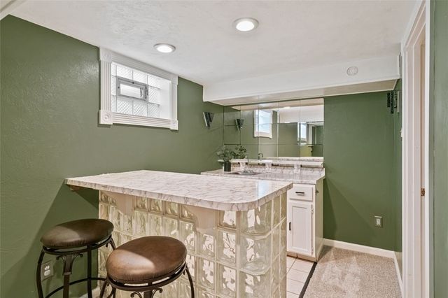 845 Kerry Hill Dr, Castle Shannon, PA 15234