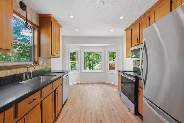 12 Park Avenue E, Dallas, GA 30157