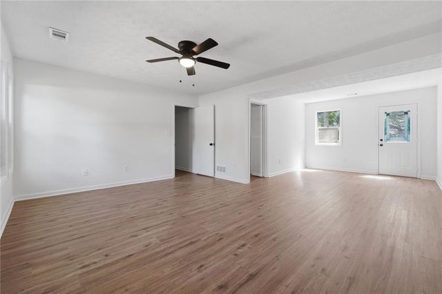 12 Park Avenue E, Dallas, GA 30157
