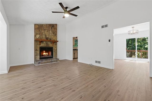 12 Park Avenue E, Dallas, GA 30157