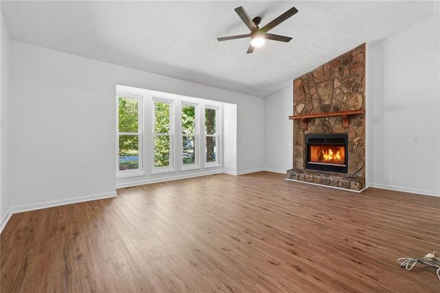 12 Park Avenue E, Dallas, GA 30157
