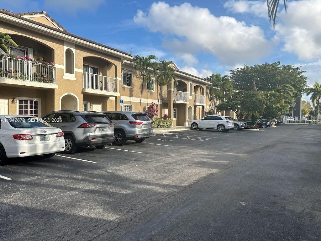 4802 Washington St 5, Hollywood, FL 33021